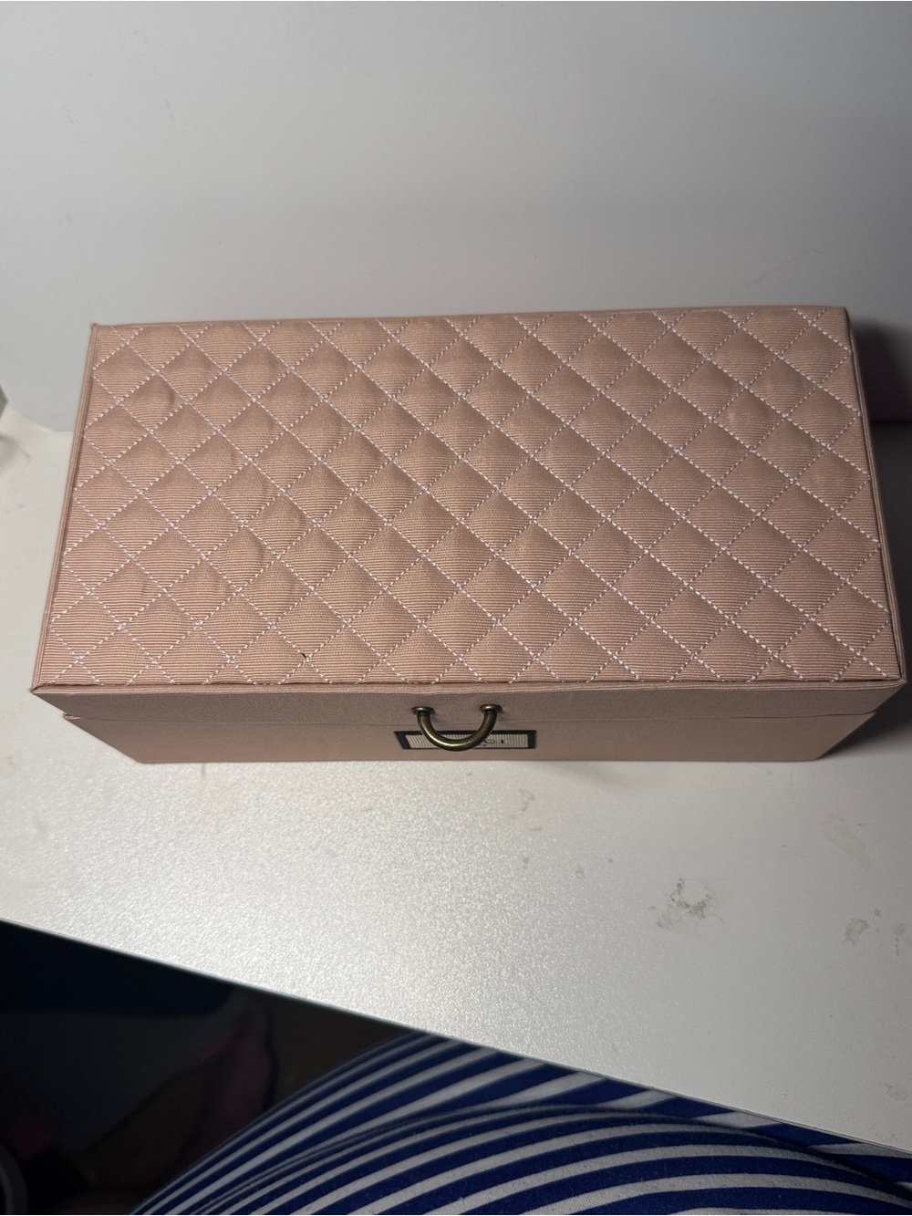 Accessories Box - Gucci perfume jewelry makeup or trinket box. - Picture 5 of 9